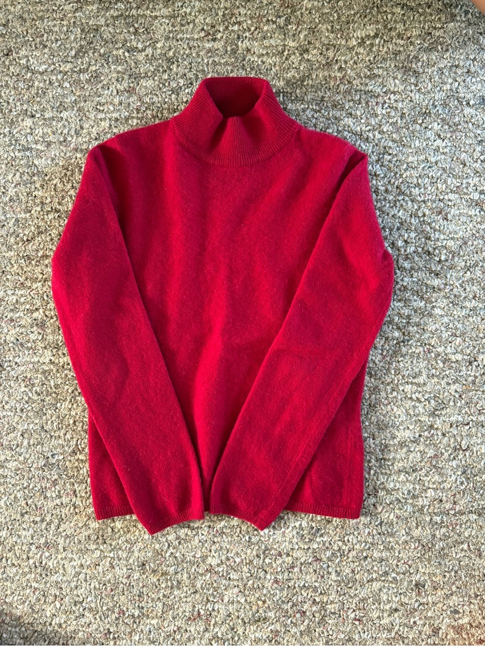 Vintage Sutton Studio Bloomingdale’s 100% Cashmere Sweater
